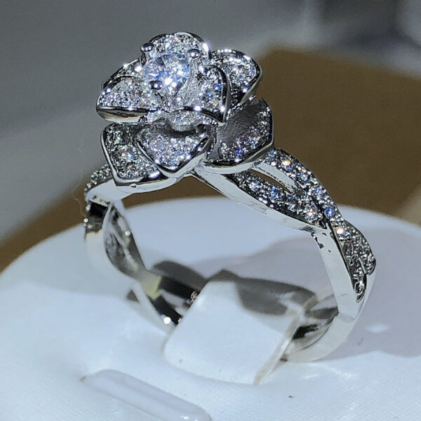 Sterling Sier InterTwined Three-Dimensional Rose White Zircon Full Diamond Ring Ladies Temperament Elegant Jewelry