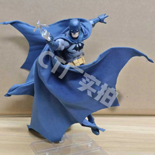 CT Toys Batman Figure Batman Mafex 105 Blue Version Bat Man Action Figures DC Justice League Hush Figurine Collection Toy gifts