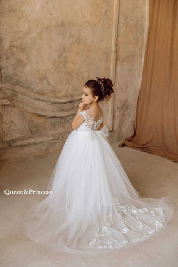 FATAPAESE Girl Dress For Wedding Lace Appqulies Tulle Skirt White Ivory Ball Gown Illusion Summer Sleeveless Communion Clothes